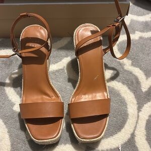 Women’s wedge sandals